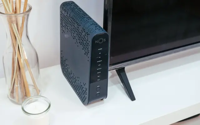 Box internet et routeur wifi à la maison