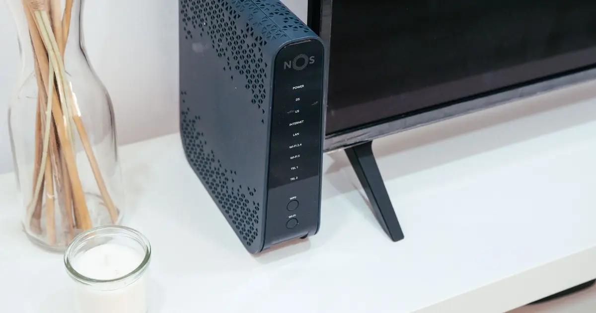 Box internet et routeur wifi à la maison